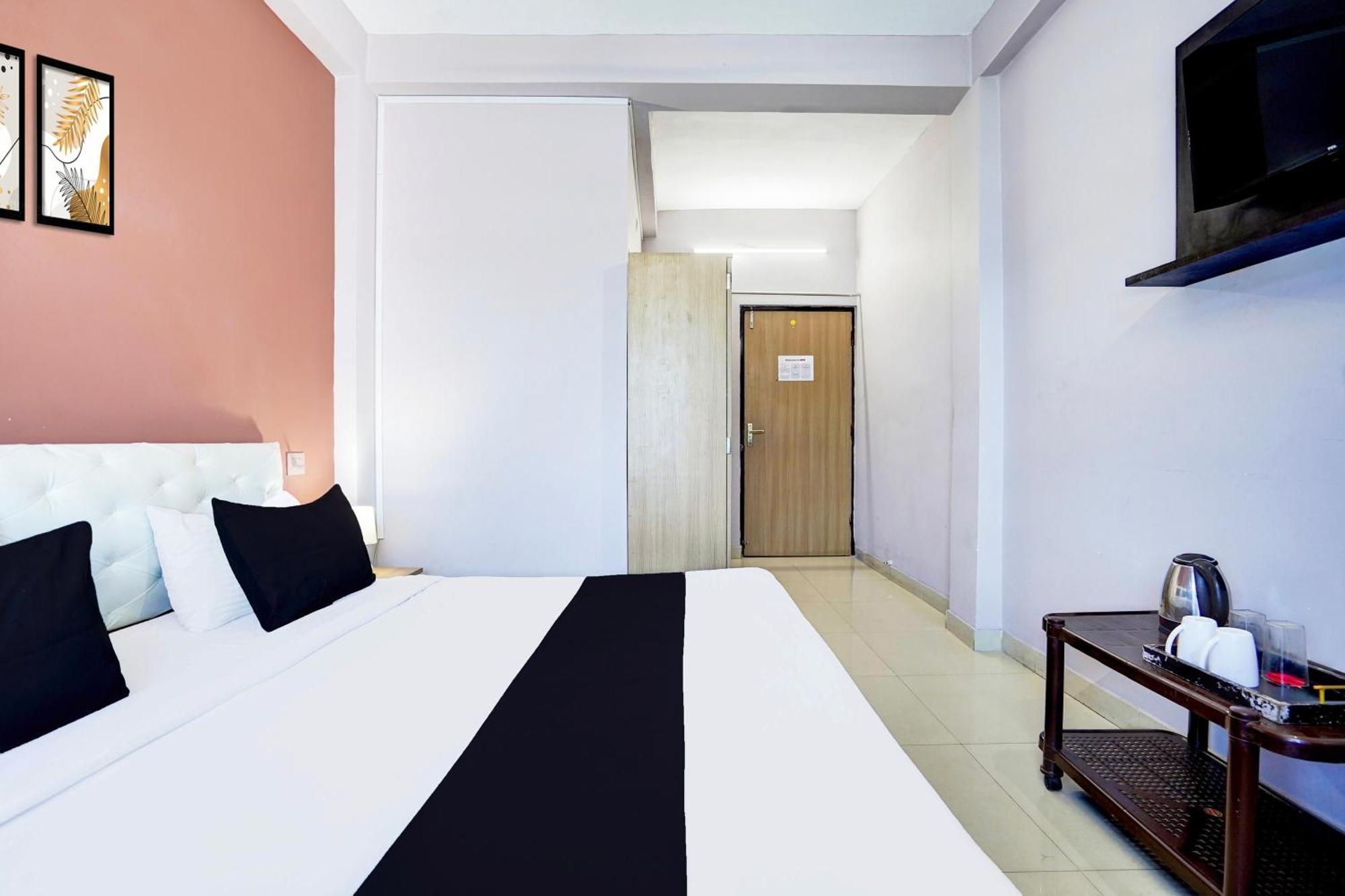 Super Hotel O Blw Kakarmatta Near Banaras Junction Varanasi Exterior photo