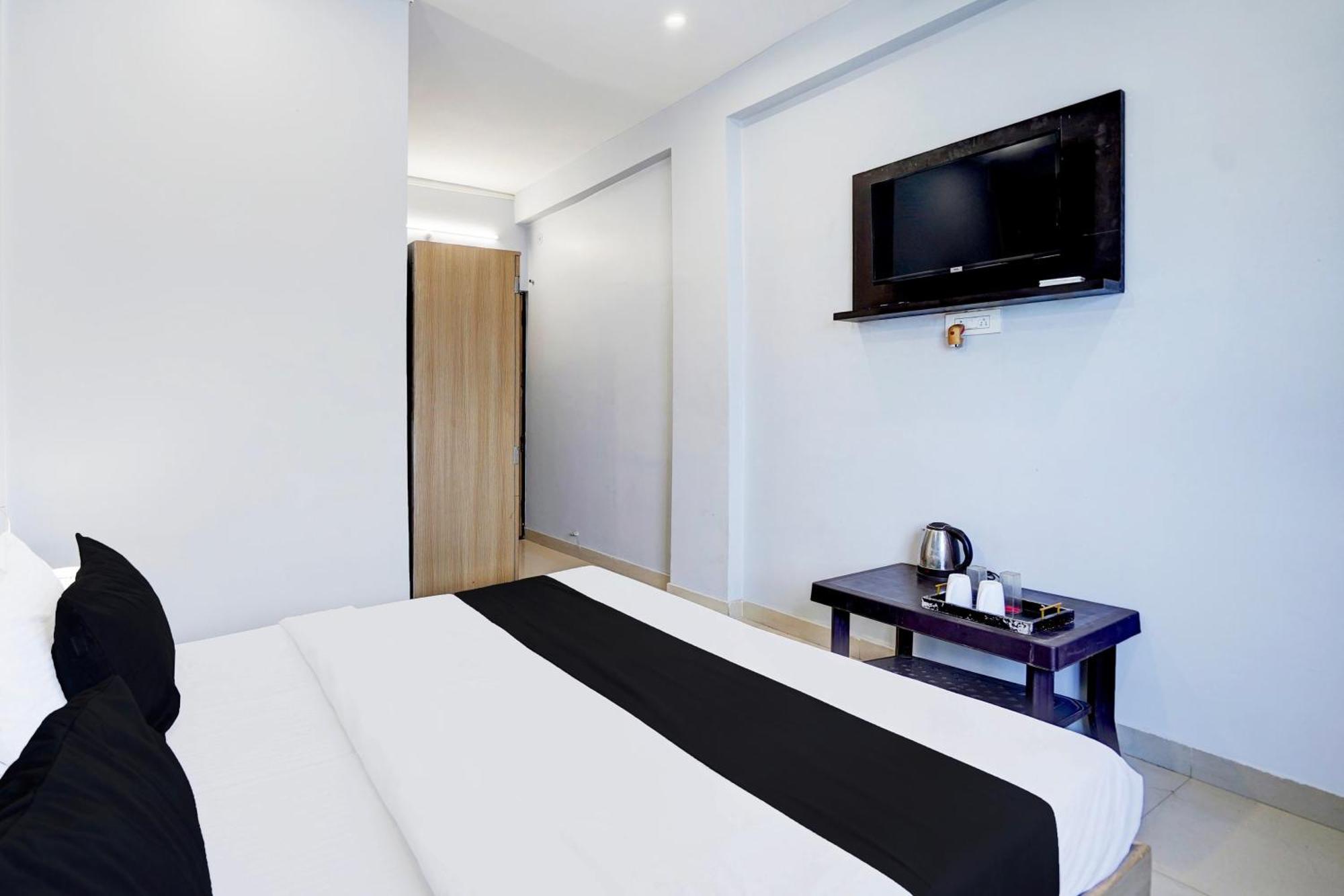 Super Hotel O Blw Kakarmatta Near Banaras Junction Varanasi Exterior photo
